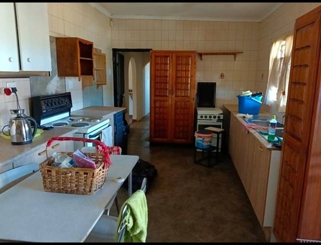 3 BEDROOM PROPERTY TO RENT IN HILLSIDE